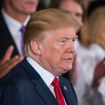 Jueza bloquea parte del veto de Trump a transexuales en el Ejército