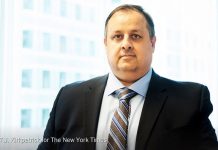Director de Oficina de Ética crítico con Trump anuncia su salida