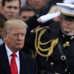 Trump prohíbe que transexuales sirvan en las Fuerzas Armadas