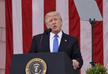 Trump tacha de «inaceptable» apuñalamiento racista en Portland