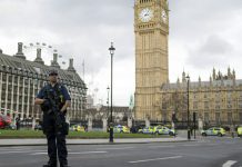 Detenido ante el palacio de Buckingham llevaba una espada