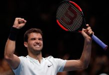Dimitrov avanza a semifinales en la Copa Masters