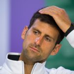 Djokovic se retira de torneo al sufrir dolor en codo derecho