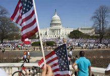 Inmigrantes sin papeles son víctimas de embaucadores