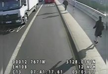 Video: Corredor empuja a mujer al paso de autobús en Londres
