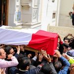 Egipto despide a muertos de los atentados y activa estado de emergencia