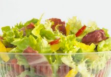 Retiran ensaladas en EEUU tras hallar murciélagos muertos