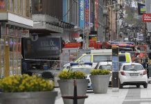 Cuatro muertos y 15 heridos en atentado con camión en Estocolmo