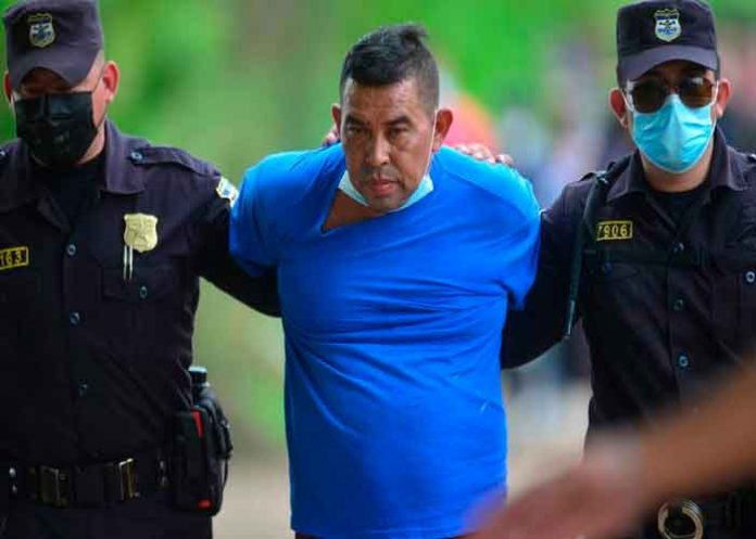 Explicia el salvador, expolicia, prision, acusacion, asesinatos,