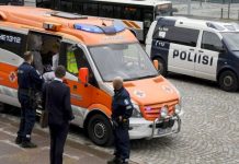Jóvenes refugiados se intentan suicidar junto al Parlamento finlandés