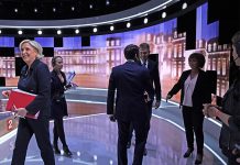 Tiran huevos a Le Pen cuando llegaba a una fábrica en Francia