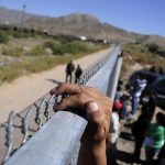 Baja en abril la cifra de inmigrantes que cruza frontera EEUU-México