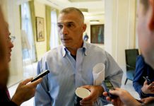 Joe Girardi, conmocionado por quedar fuera de Yanquis
