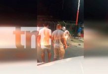 Taxistas de Managua se agarran a golpes por disputar pasajeros (VIDEO) nicaragua, managua, pelea, taxistas, pasajeros, viejas rencillas,