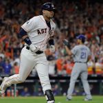 MLB podría sancionar a Gurriel por gesto racista