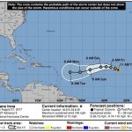Irma baja a categoría 2 mientras se acerca al Caribe