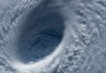 Huracán María se aproxima a la costa sureste de EEUU