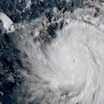 EEUU: María se siente en la costa sureste con fuerte oleaje