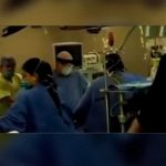 Video: Médicos operan a una bebé de 22 días durante el sismo en México bebe