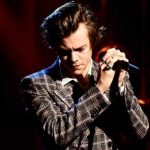 Harry Styles debuta como solista en televisión en ‘SNL’