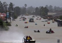 Harvey avanza hacia Luisiana tras devastar el sureste de Texas