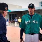 Félix Hernández se concentra en su recta