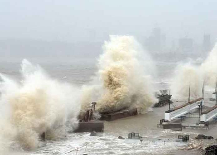 India, ciclón Tauktae, 127 desaparecidos, embarcación,