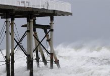 José trae oleaje, corrientes y lluvias en costa este de EE.UU.