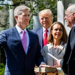 Condenan a autora que dijo haber superado cáncer con dieta