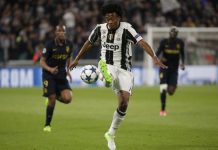 Juventus compra a Chelsea derechos por colombiano Cuadrado