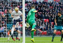 Tottenham golea a Southampton con triplete de Kane