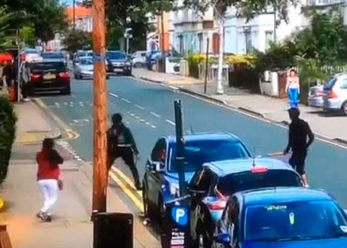 londres, enfrentamiento, dos bandas, machetes, rivalidad,