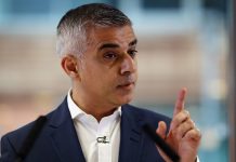 Trump califica de «patética excusa» declaraciones del alcalde de Londres