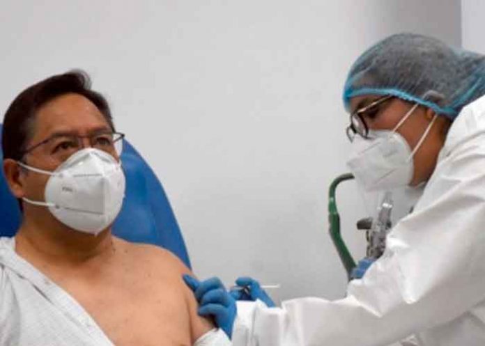 bolivia, luis arce, primera dosis, vacuna, sputnik v,