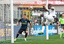Zapata anota en el último minuto y Milan empata con Inter