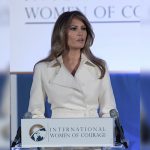 Divulgan primer retrato oficial de Melania como primera dama