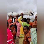 Voltean huesos de los muertos pese a la peste en Madagascar
