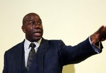 Lakers despiden a Kupchak; nombran a Magic Johnson