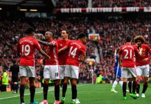 Man U doblega a Chelsea; se aprieta la lucha en la Premier