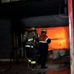 Incendio reduce a cenizas dos tramos en el Mercado Mayoreo
