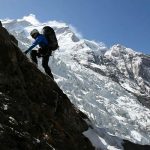 Hallan a un montañero con vida tras pasar 47 días perdido en el Himalaya