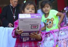 Gobierno de Nicaragua continúa entregando juguetes