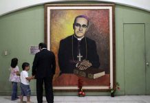 Obispos salvadoreños hablarán con el papa de impunidad en crimen de Romero