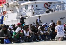 Aumentan los migrantes que pagan más de 5.000 dólares para llegar a Europa