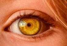 Astrónomos fotografían un enorme ojo cósmico