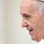 Papa dice que eutanasia es ilícita pero advierte contra ensañamiento terapéutico