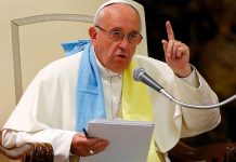 Papa aboga por aceptar migrantes como muestra de hermandad
