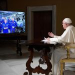 Papa Francisco realiza llamada telefónica extraplanetaria