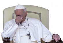 Francisco transmite su cercanía a damnificados de Argentina