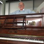 Encuentran monedas de oro escondidas en un viejo piano